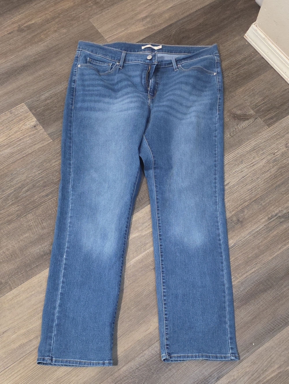 💢Blue Women's Straight-Leg Jeans💢 Weighs 21 With Lots Of Stretch Inseam 11.5.